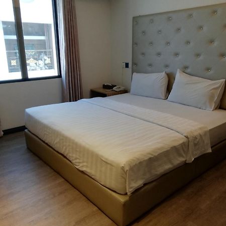 Ease Hotel Kota Kinabalu Exteriör bild