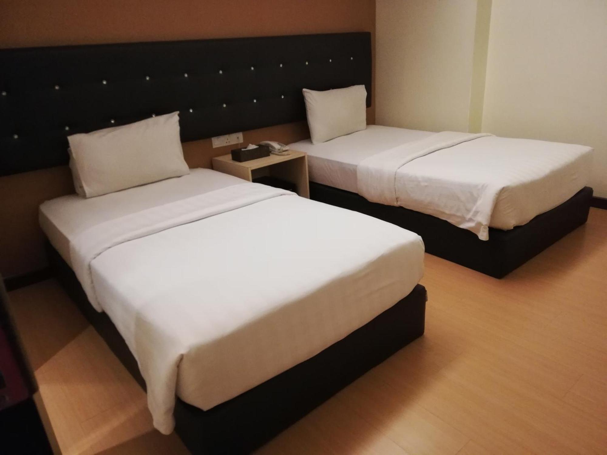 Ease Hotel Kota Kinabalu Exteriör bild