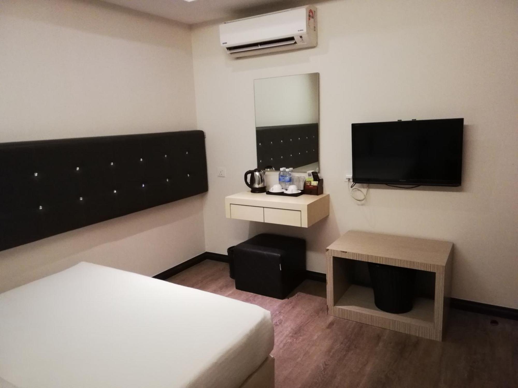 Ease Hotel Kota Kinabalu Exteriör bild