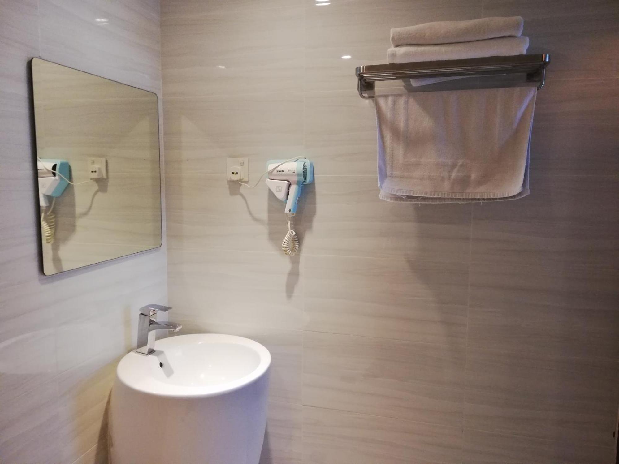 Ease Hotel Kota Kinabalu Exteriör bild