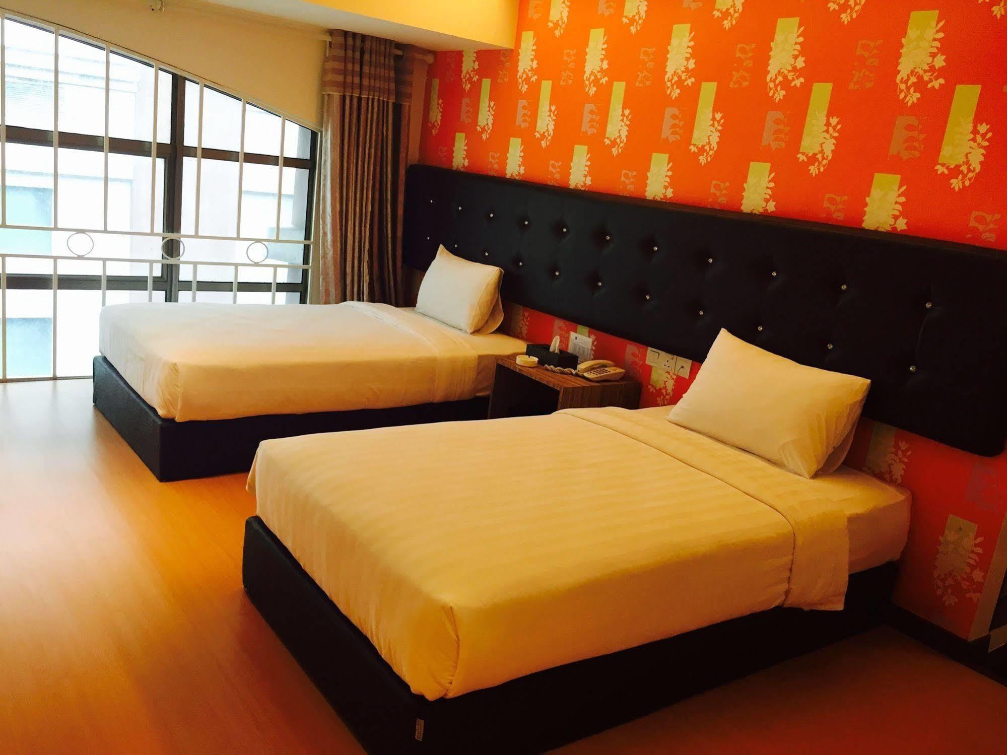 Ease Hotel Kota Kinabalu Exteriör bild