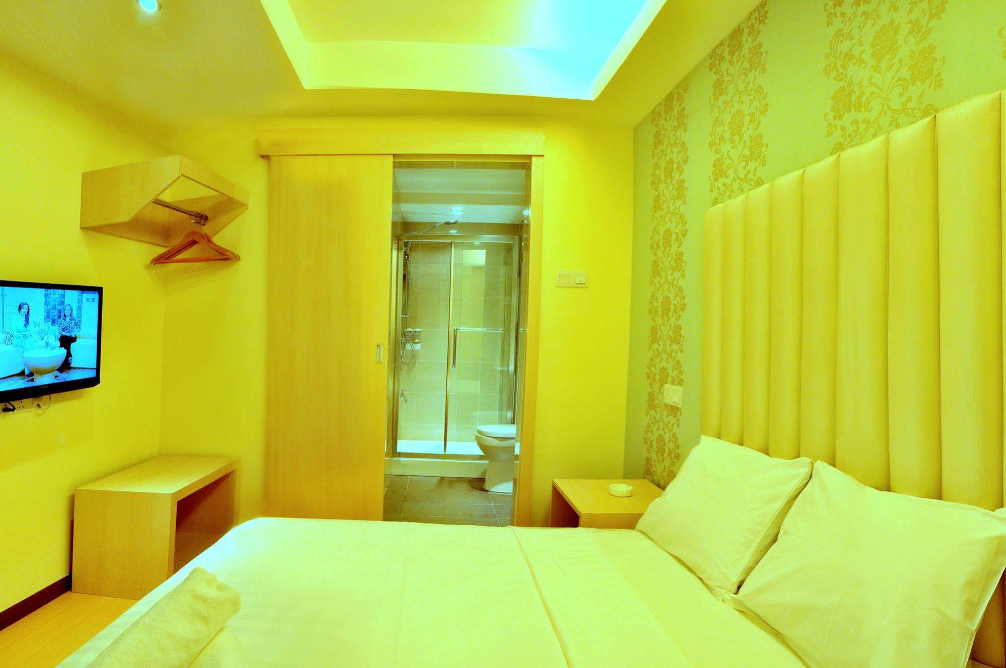Ease Hotel Kota Kinabalu Exteriör bild