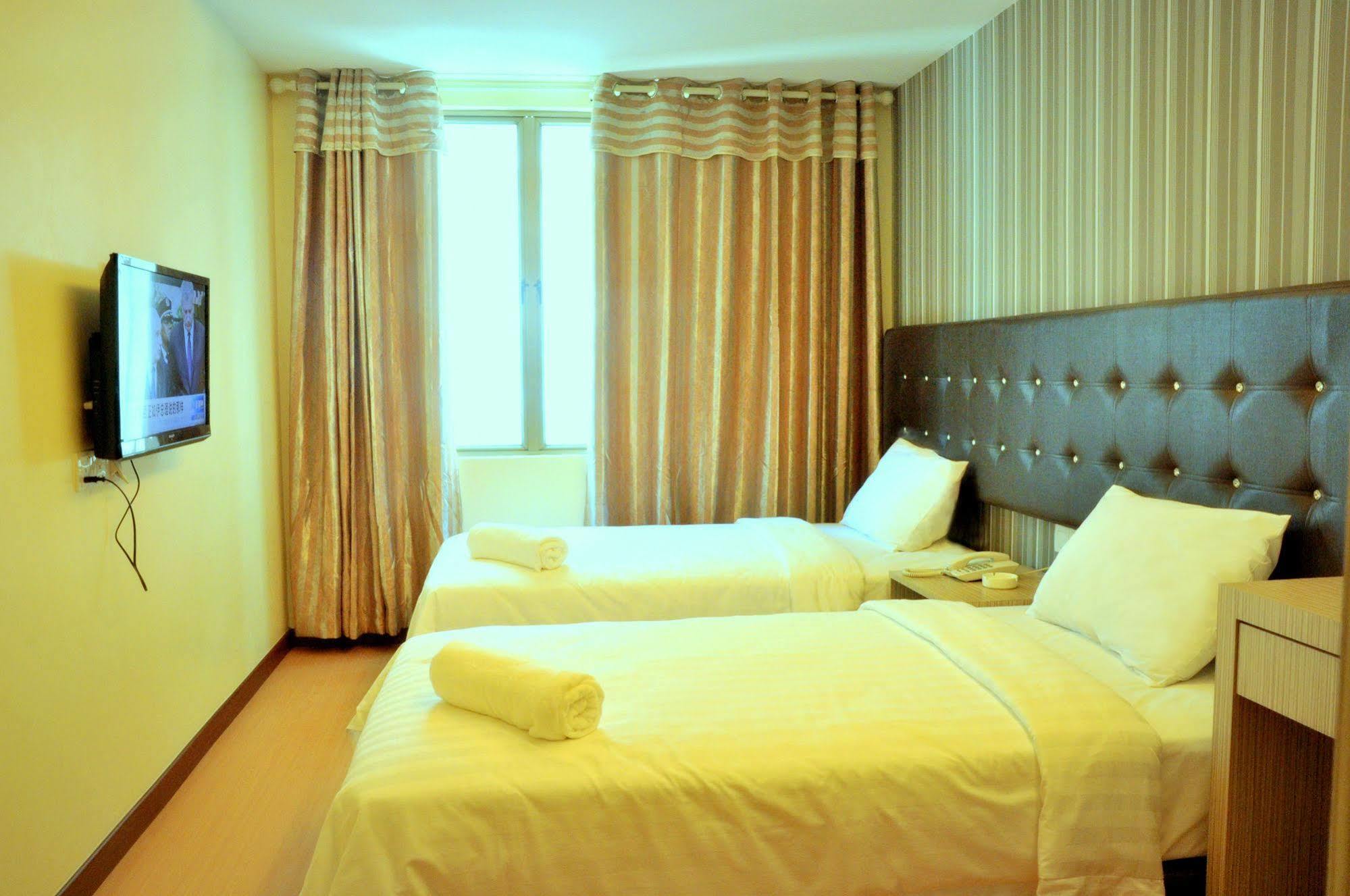 Ease Hotel Kota Kinabalu Exteriör bild