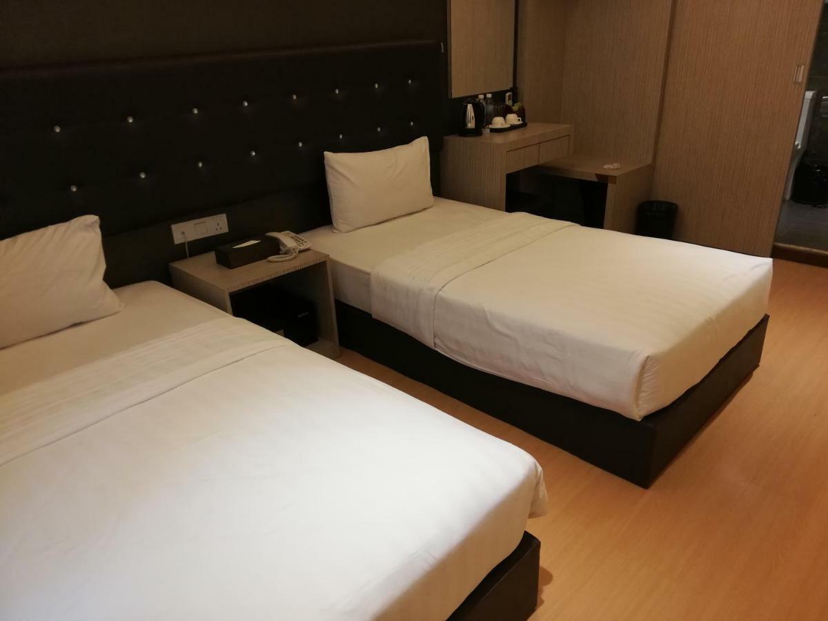 Ease Hotel Kota Kinabalu Exteriör bild